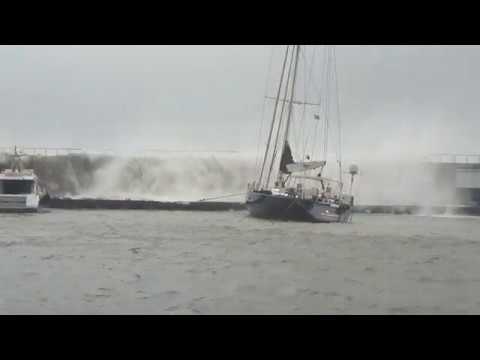 Nejhorší bouře za několik desetiletí (videa)