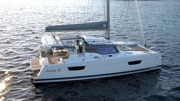 Fountaine Pajot Astréa 42