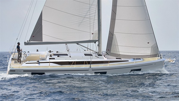 Nová a jiná Bavaria C42