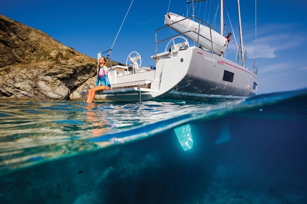 Beneteau a Dufour přerušují výrobu, Hanse pokračuje