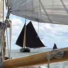 Plavba po Waddenzee bludištěm mělčin