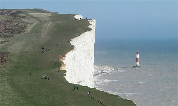 Unikátní britské majáky 4: Bishop Rock a Beachy Head