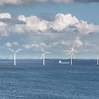 Dánská turbína se zřítila do moře, majitel žádá zákaz plavby
