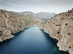 Strmý fjord Vathi na Kalymnosu