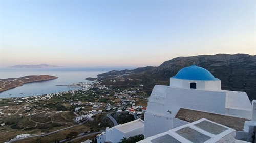 Serifos, zpráva z Egeje