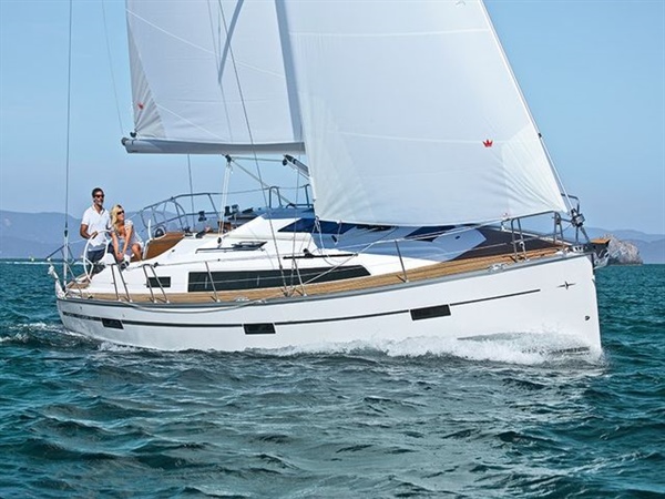 Nabídka Bavaria 37 na září