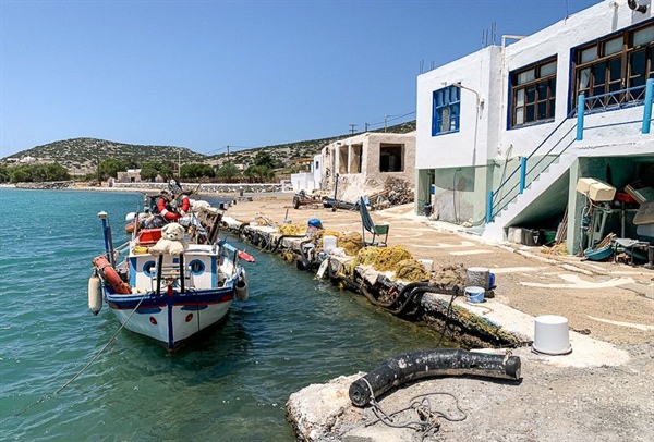 Astypalaia, Vathi a taverna, kde se sami obsloužíte