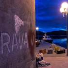 Na charter ve dvou, nebo s plnou lodí?