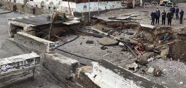 Rekordní vlna ve Středomoří v cyklóně Harry