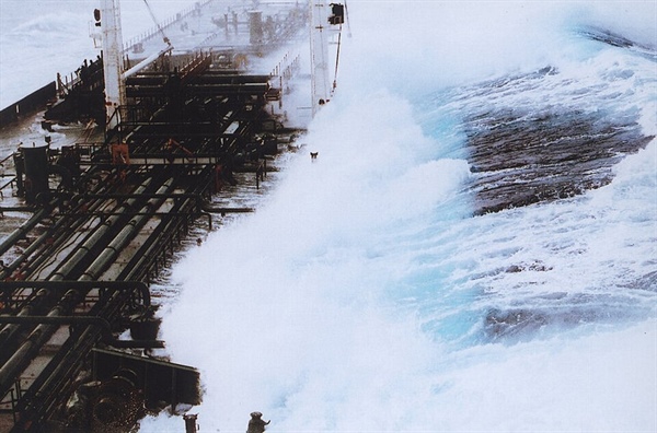 Rogue waves: obří vlna, která se zjeví odnikud