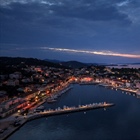 Proč může být noční vjezd do přístavu Sali matoucí