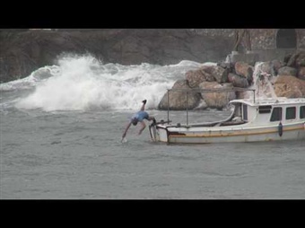 Divočina v přístavu Astypalaia